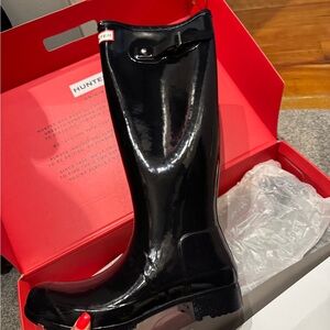 Hunter Women's Glossy Black Rain Boots